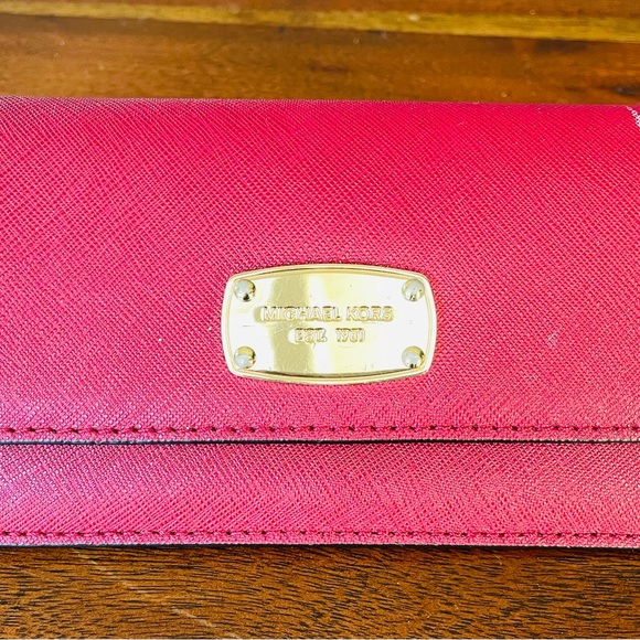 MICHAEL Michael Kors Handbags - NWT Michael Kors Jet Set Travel flat wallet in raspberry